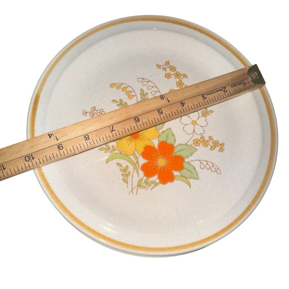 JC Penney Festive Japan Floral  Dinner Plate - Picture 3 of 3